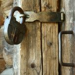 Какие бывают замки для входных дверей и какие лучше